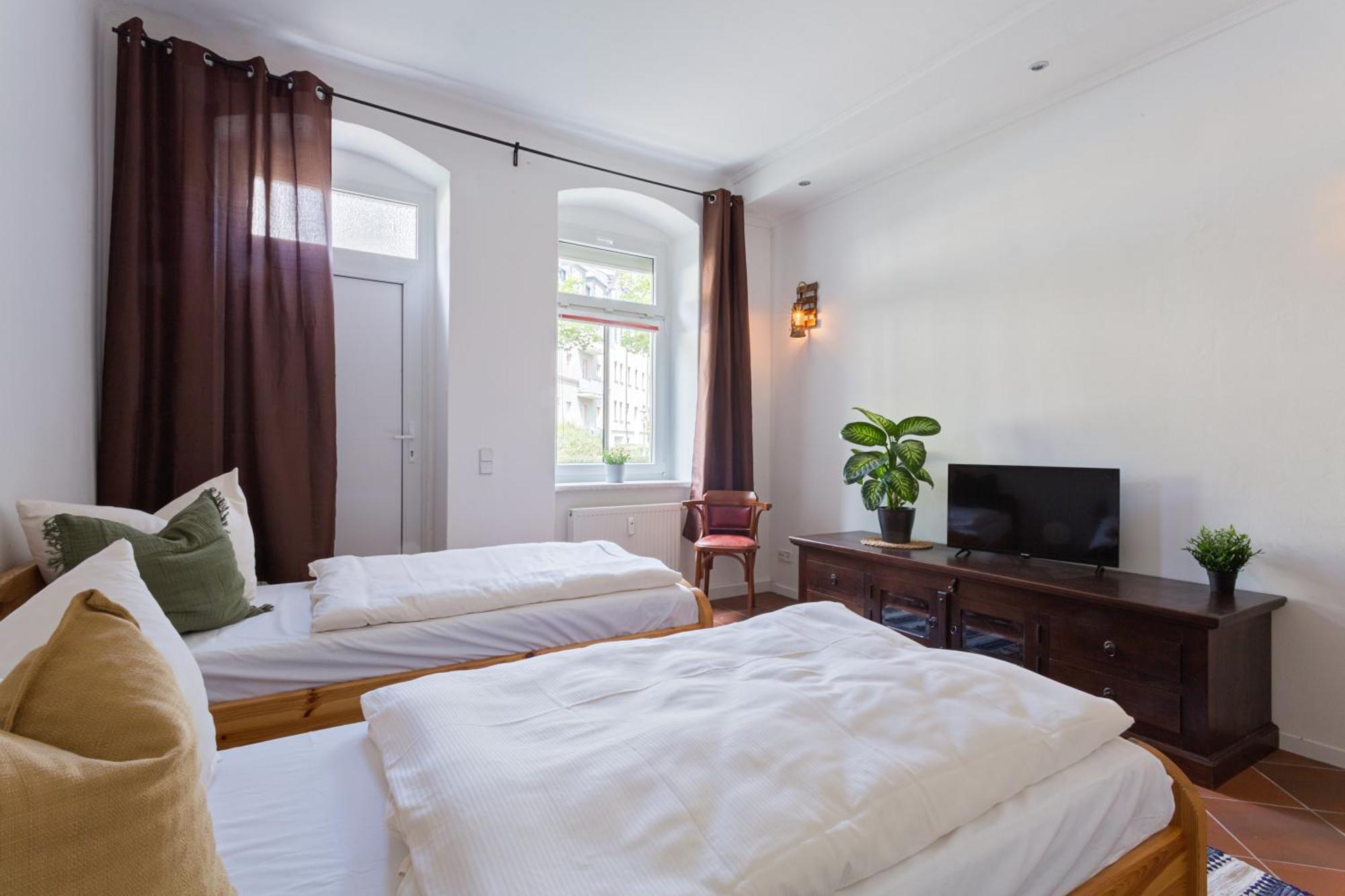 Doppelzimmer III Gaestezimmer In Unterkunft Mit Gemeinschaftsbad Und Gemeinschaftskueche Chemnitz Exterior foto