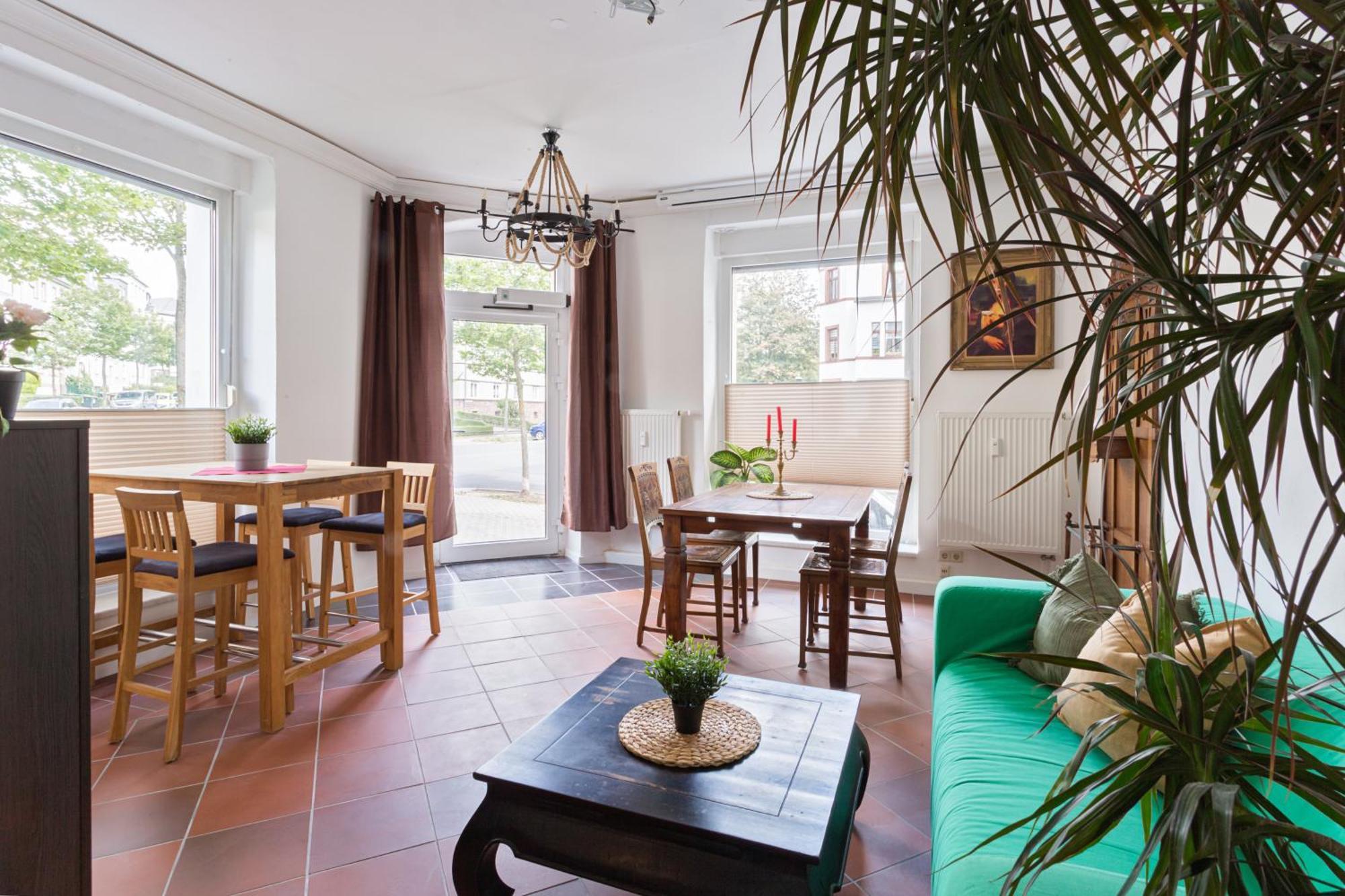 Doppelzimmer III Gaestezimmer In Unterkunft Mit Gemeinschaftsbad Und Gemeinschaftskueche Chemnitz Exterior foto
